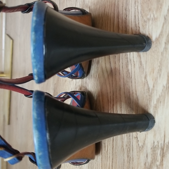 Yves Saint Laurent Vintage Womens Strappy Open Toe Heel - Picture 4 of 15